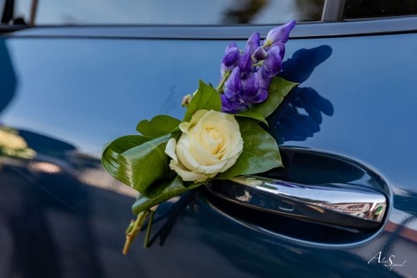 arrangement floral voiture mariage