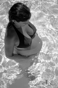 femme-enceinte-piscine