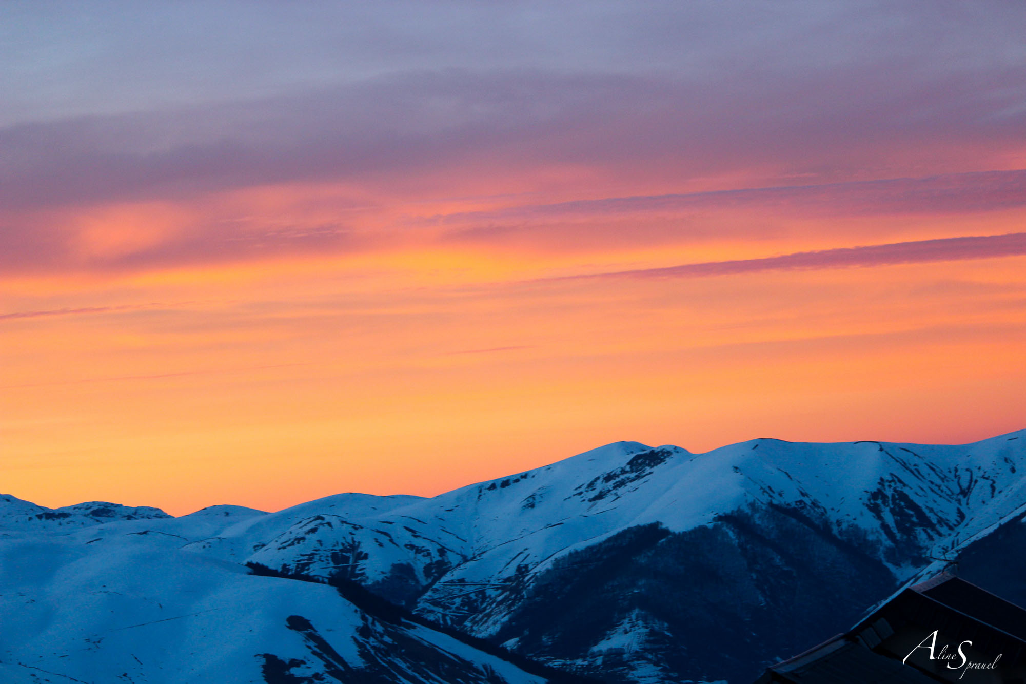 coucher de soleil dans la montagne