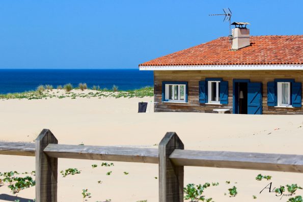 maison au bord de la plage dans les landes