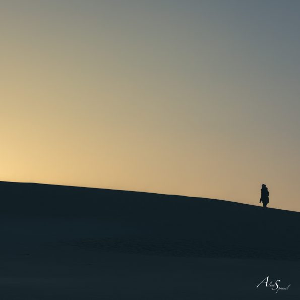 silhouette marche dune