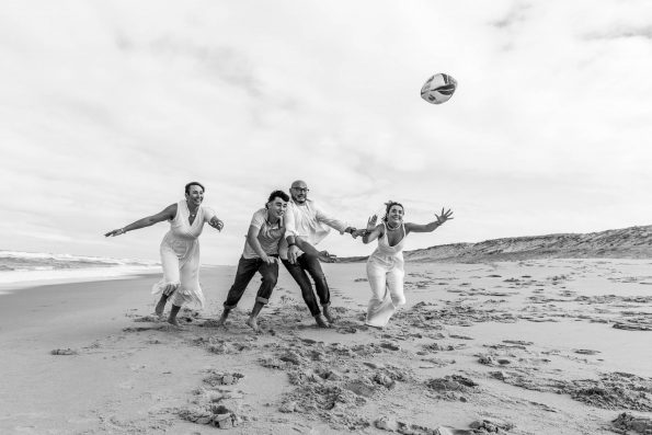 Famille-joue-au rugby