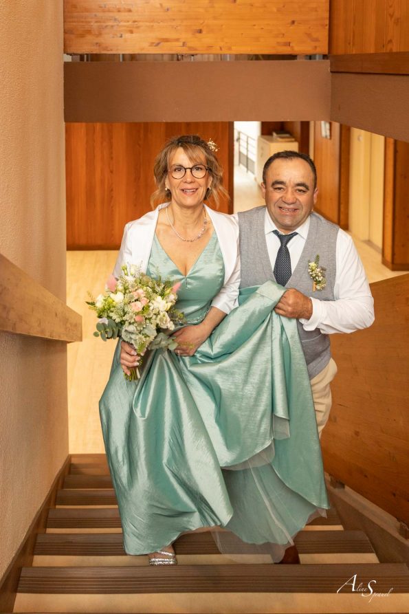 maries dans les escaliers