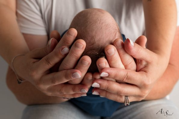 photo-mains-parents-bebe
