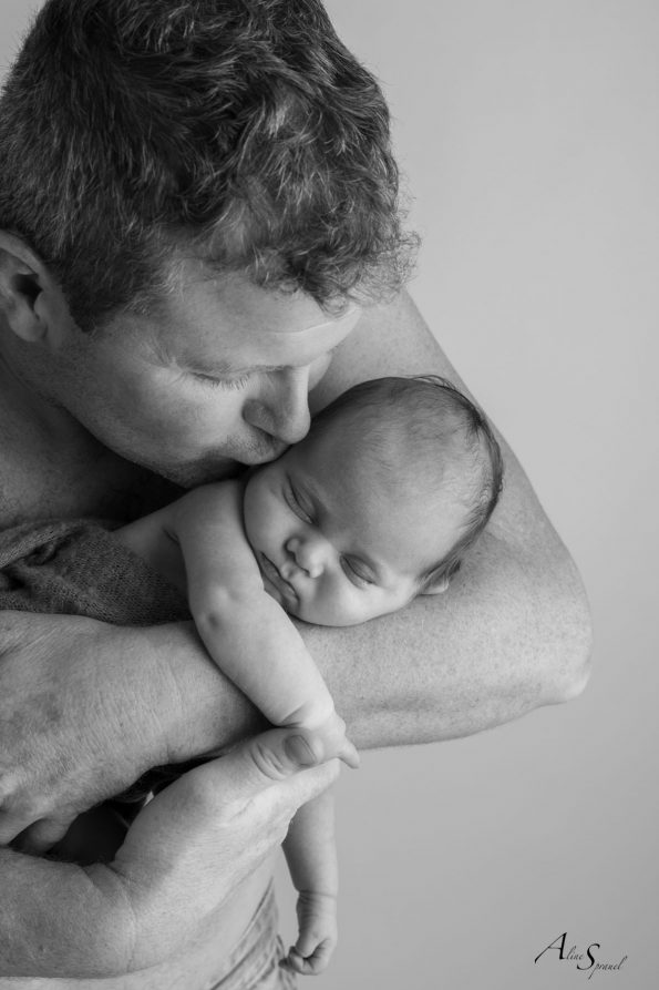 photo-papa-bebe-bras