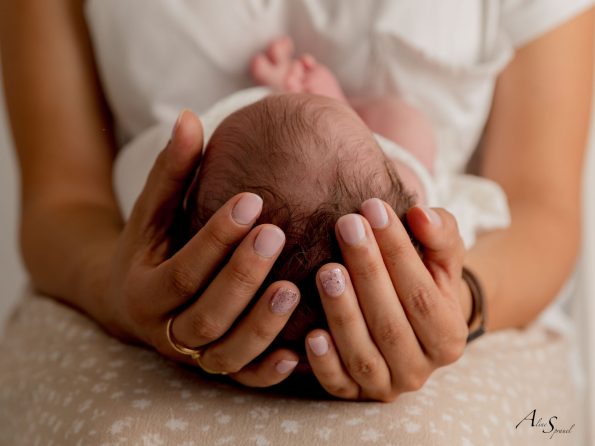 maman-main-tete-bebe